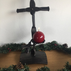 Chandelier en fer forgé – CRUCIFIX