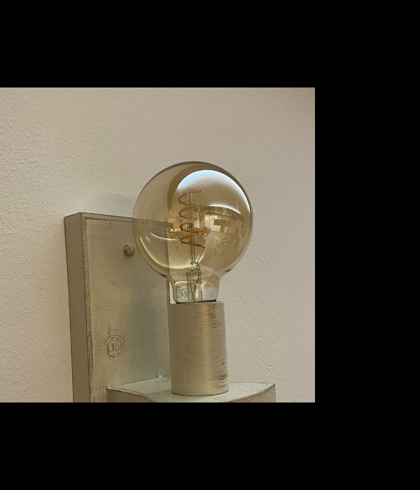 Dizajnová nástenná lampa - moderné kované svietidlo