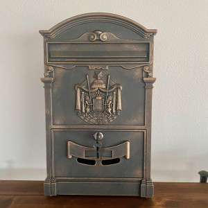 Boîte aux lettres en fer forgé