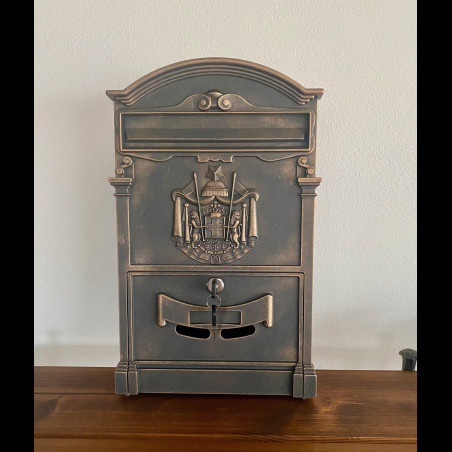 Boîte aux lettres en fer forgé