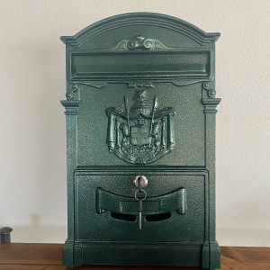Boîte aux lettres en fer forgé