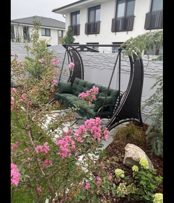 A garden swing