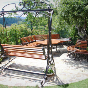 Balancelle de jardin en fer forgé - meuble de luxe
