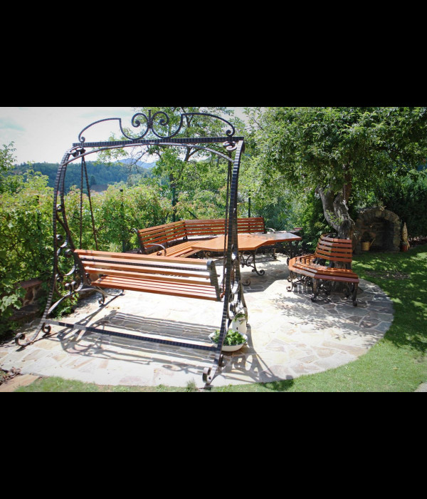 Balancelle de jardin en fer forgé - meuble de luxe