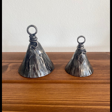 Grande cloche forgée