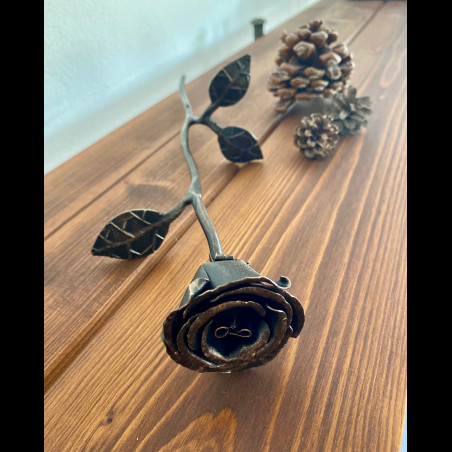La rose en fer forgé
