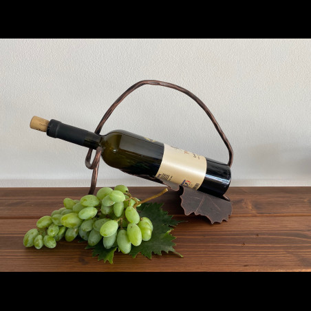 Kovaný stojan na fľašu