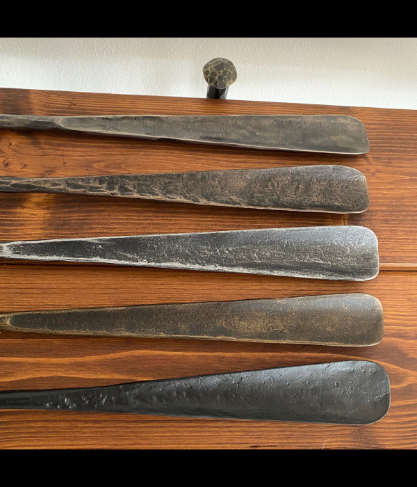 Forged angular shoehorn (KO/2)