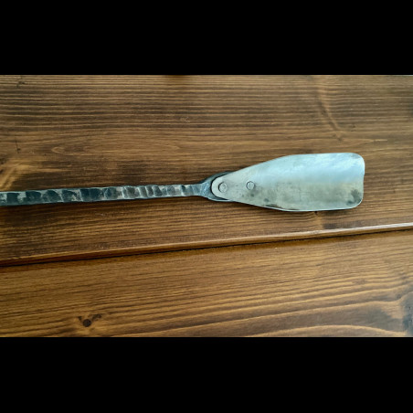 Hand-forged shoehorn
