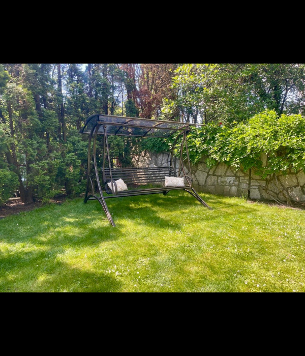 Balancelle de jardin en fer forgé