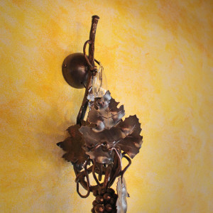 Nástenná kovaná lampa - VINIČ S HROZNOM - interiérová lampa (SI0201)