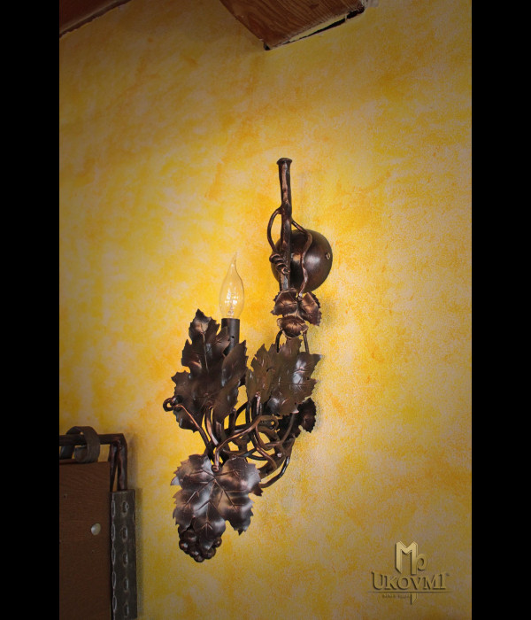 Nástenná kovaná lampa - VINIČ S HROZNOM - interiérová lampa (SI0201)