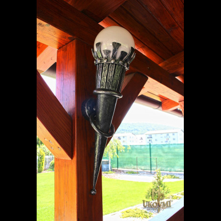 Kovaná nástenná lampa FAKĽA - exteriérové svietidlo (SE0700)