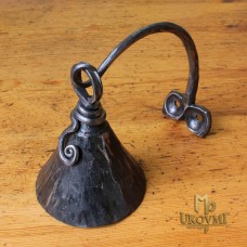 A little wrought iron bell and a console (ZV-5)