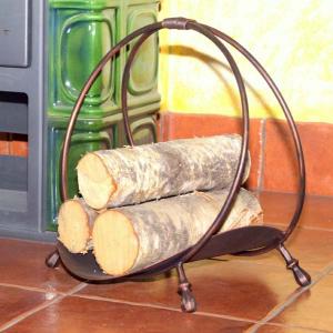A firewood rack (small) (NO/2)