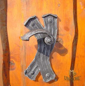 A wrought iron handle  (DPK-160)