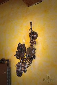 A wall wrought iron lamp - The vine with grapes (SI0201)